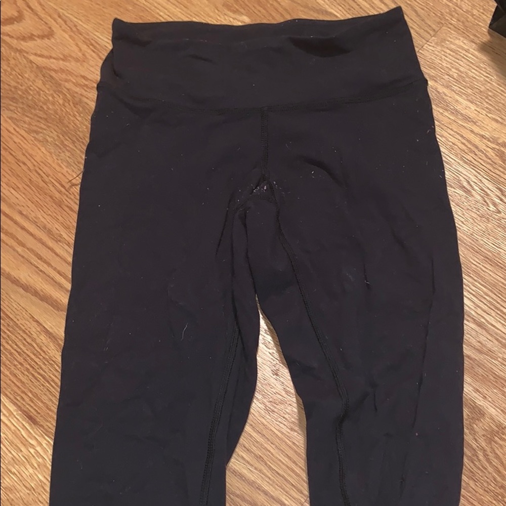 Black lulu lemon wonder under leggings